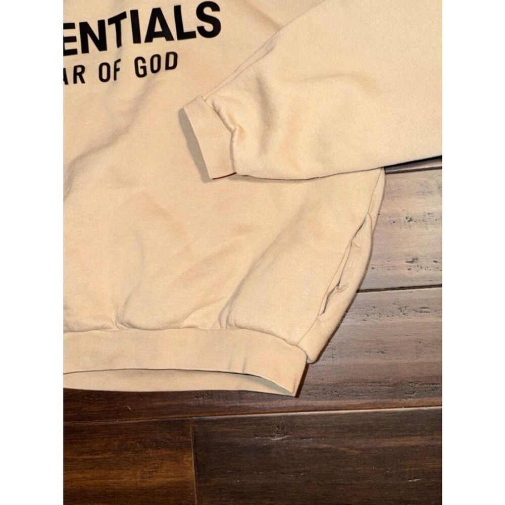 Essentials Sweatshirt - Picture 7 of 7
